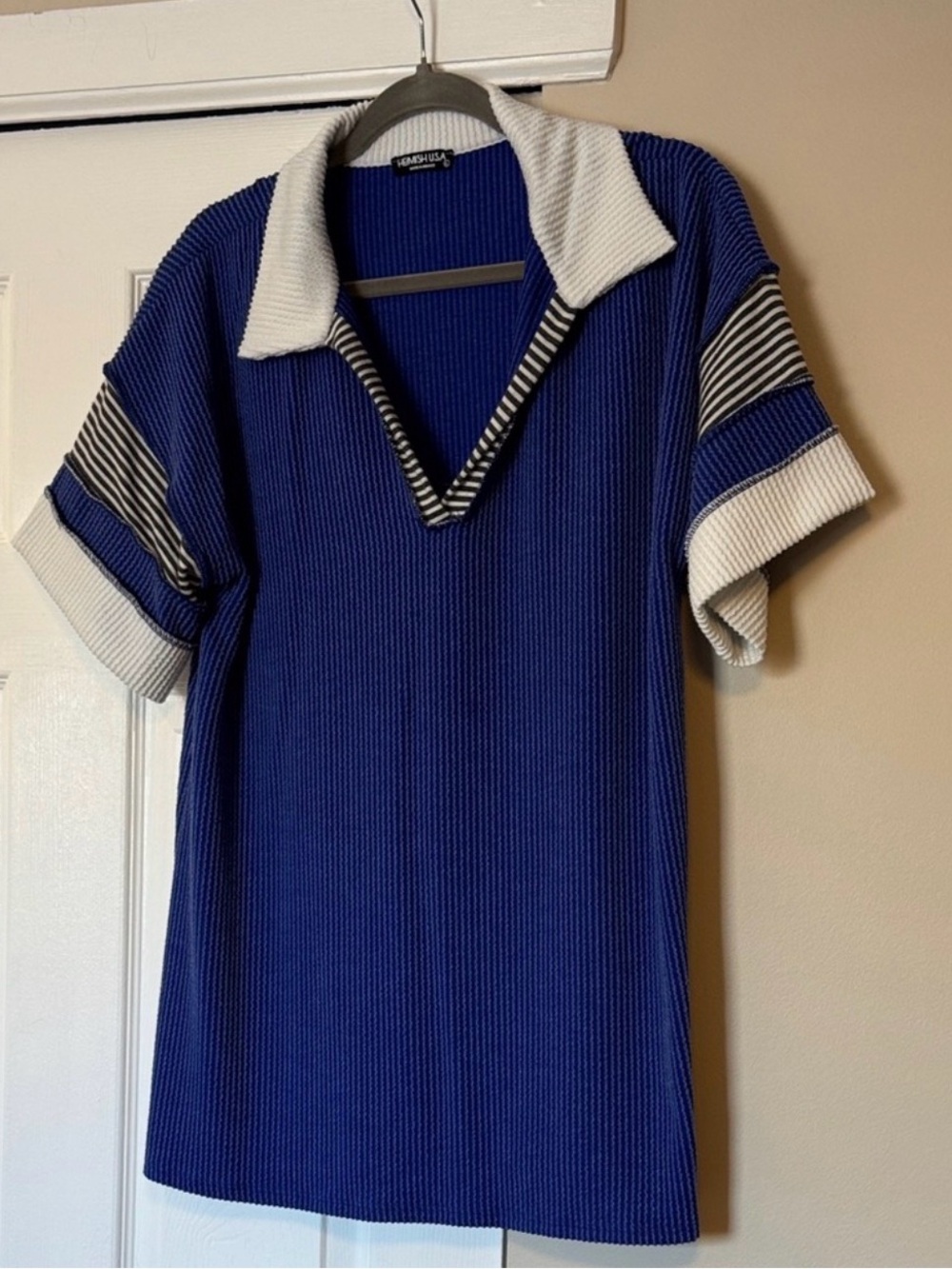 HEIMISH USA Blue Knit V-neck Sweater with White Collar and Blue Stripes 1X - Picture 4 of 9